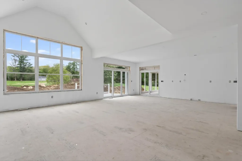 47 Fairway Drive Naples ME 04055