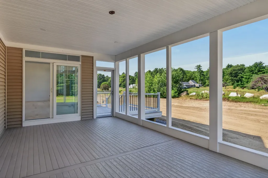 47 Fairway Drive Naples ME 04055