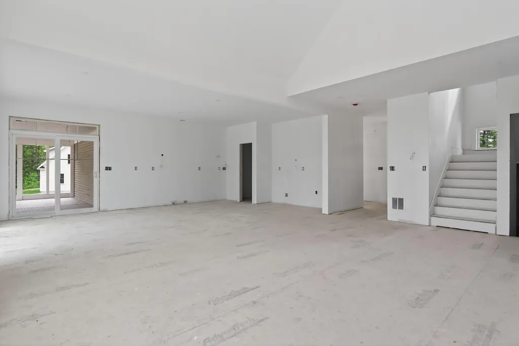 47 Fairway Drive Naples ME 04055