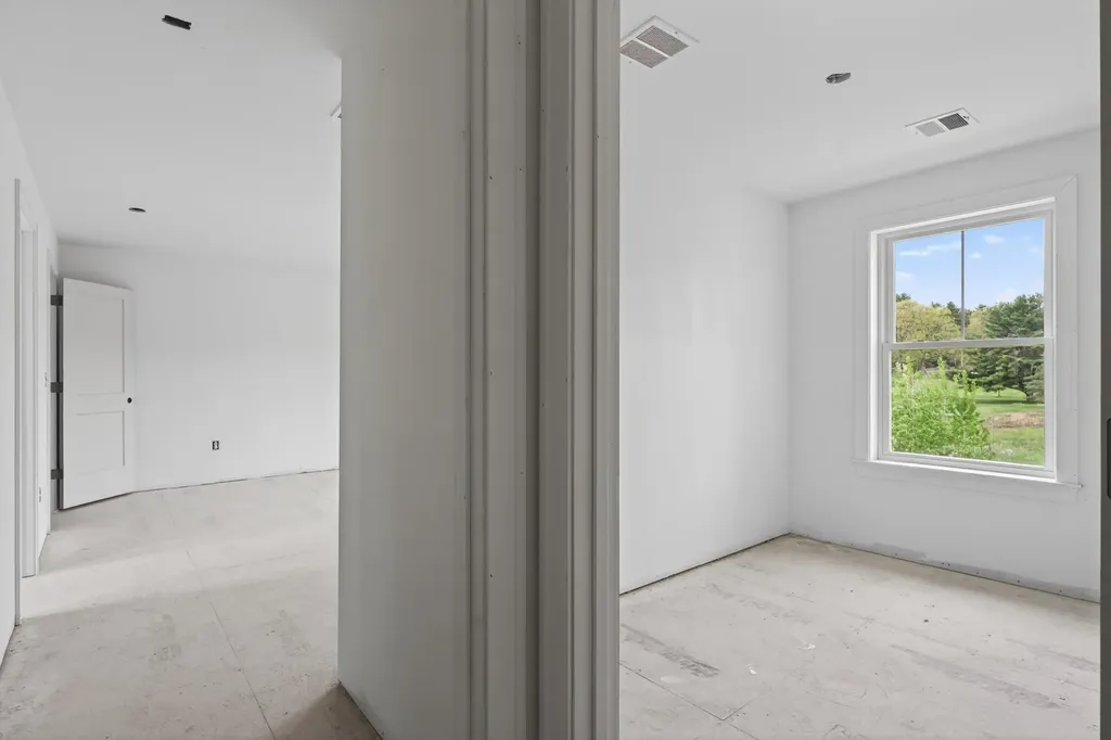47 Fairway Drive Naples ME 04055