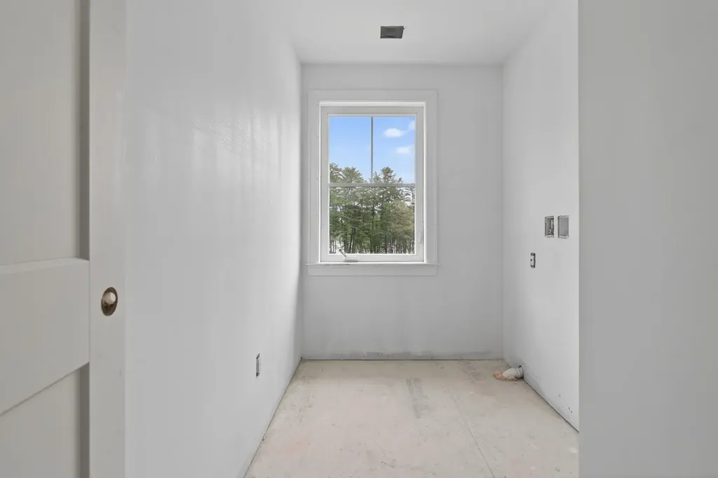 47 Fairway Drive Naples ME 04055