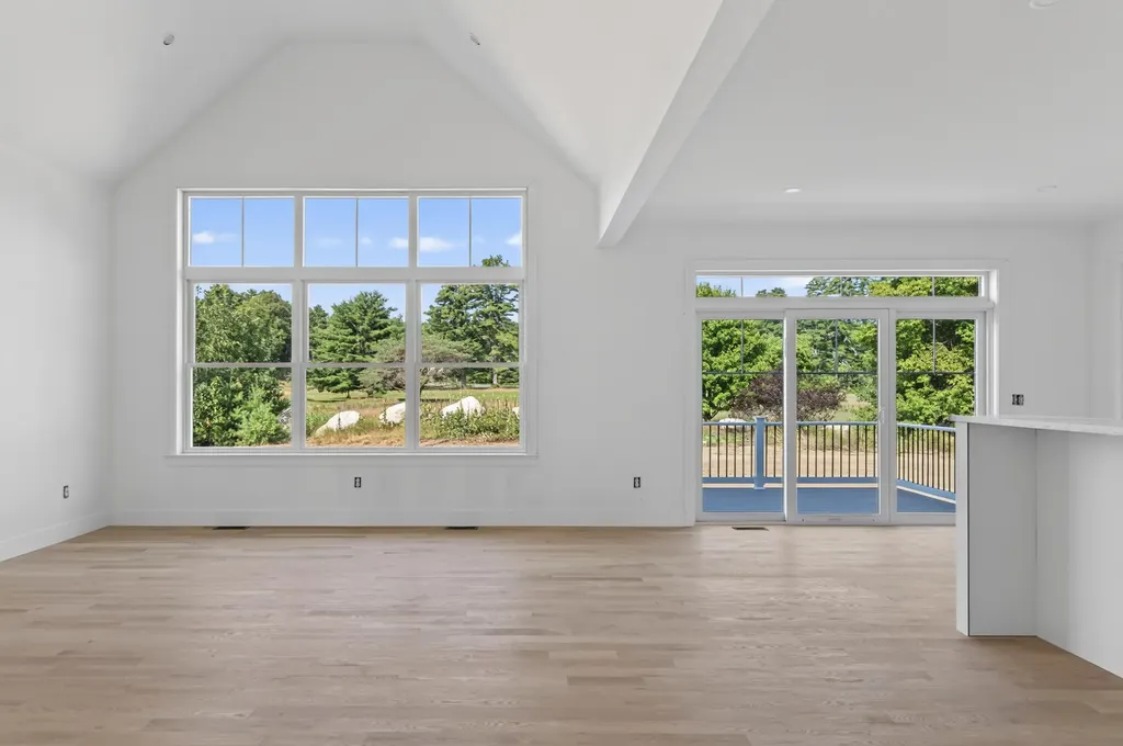 47 Fairway Drive Naples ME 04055