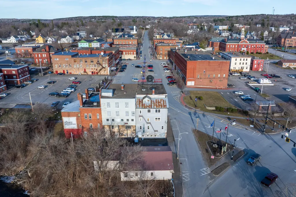 4 Market Square Houlton ME 04730