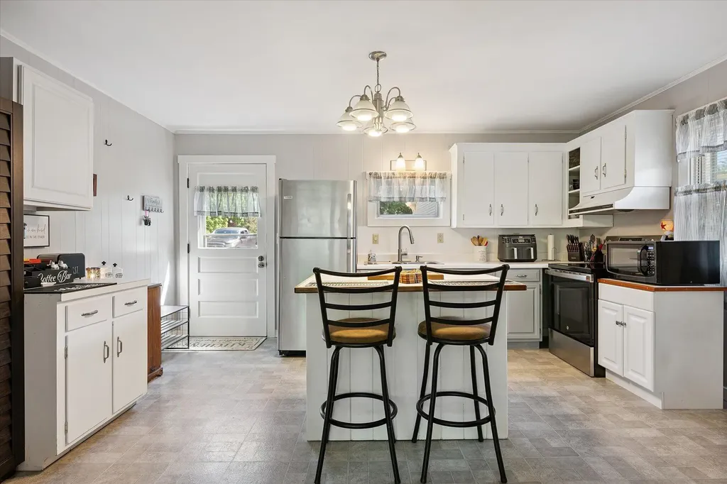 76 Taunton Drive Sullivan ME 04664