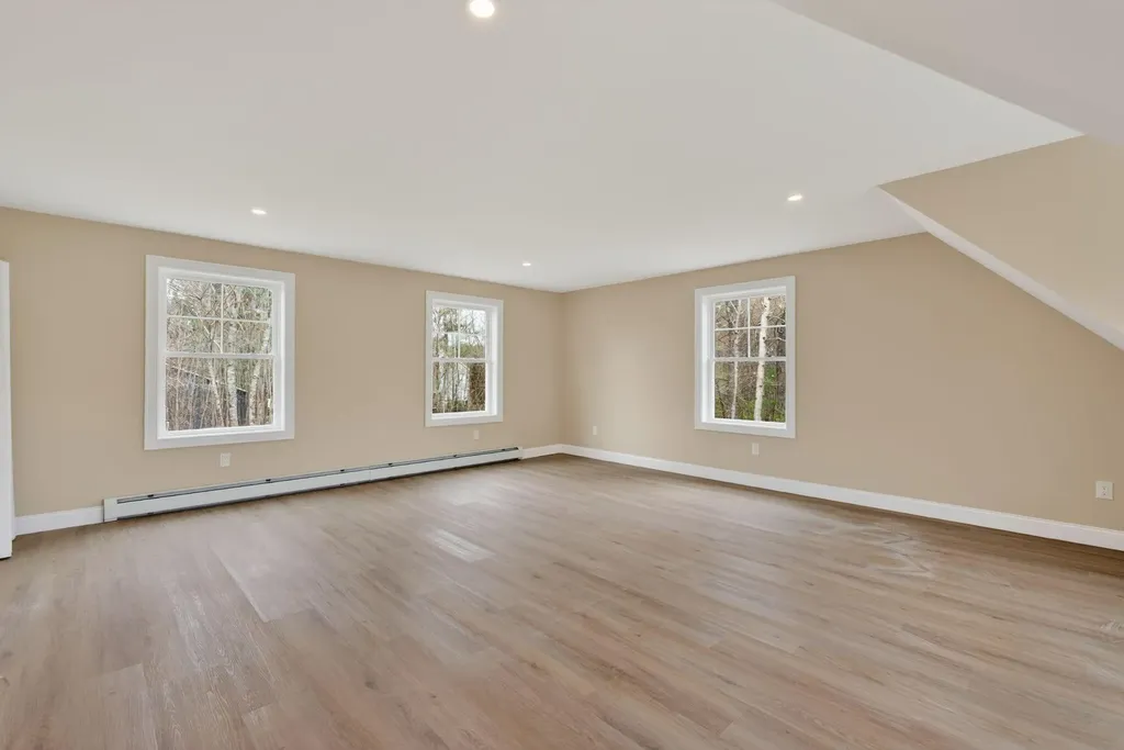 9 Dusty Rhoades Lane Windham ME 04062
