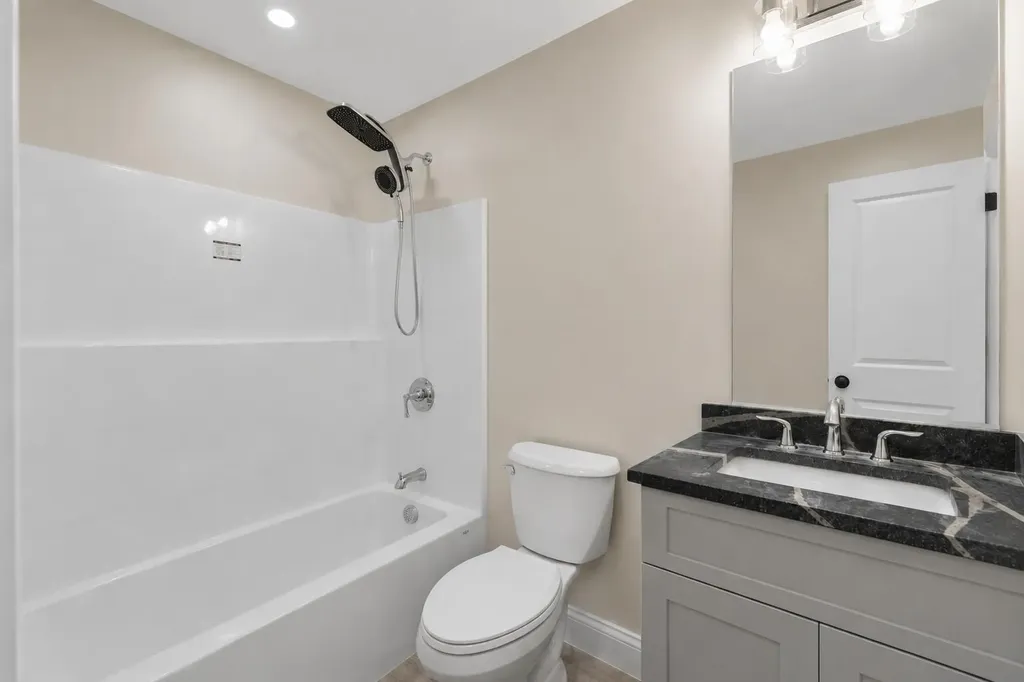 9 Dusty Rhoades Lane Windham ME 04062