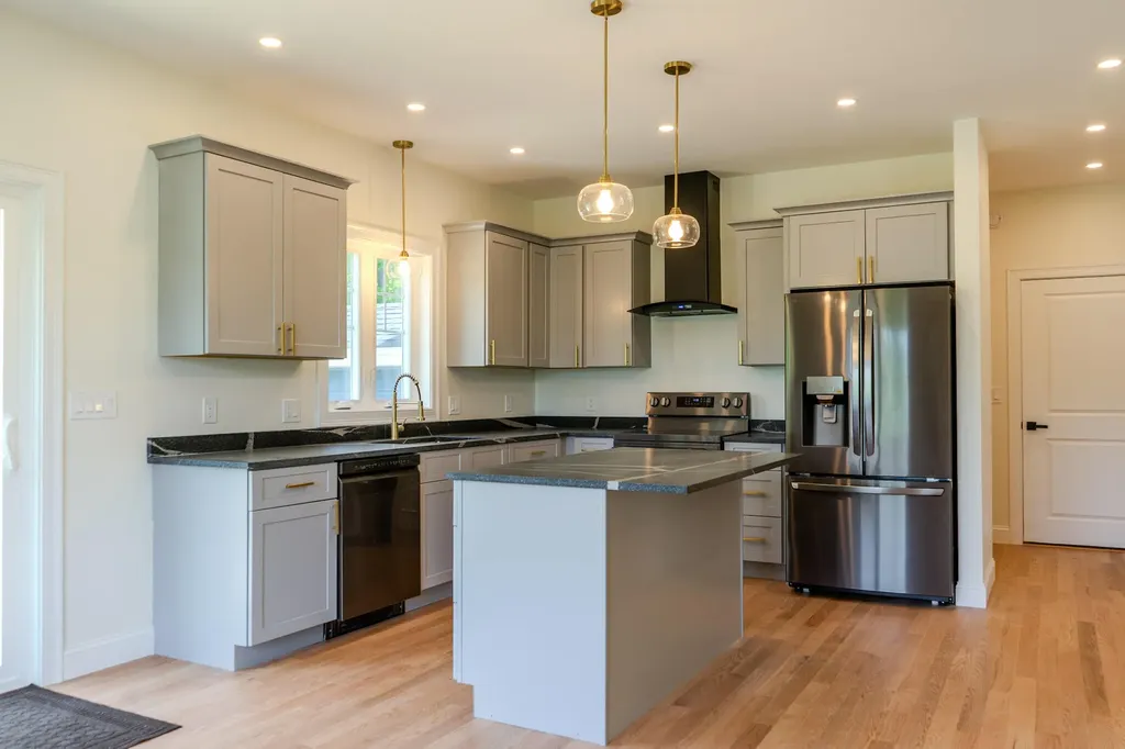 9 Dusty Rhoades Lane Windham ME 04062
