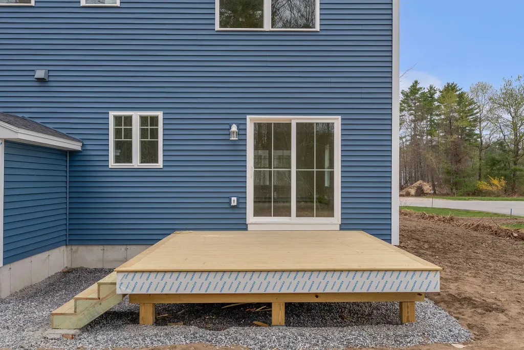 9 Dusty Rhoades Lane Windham ME 04062