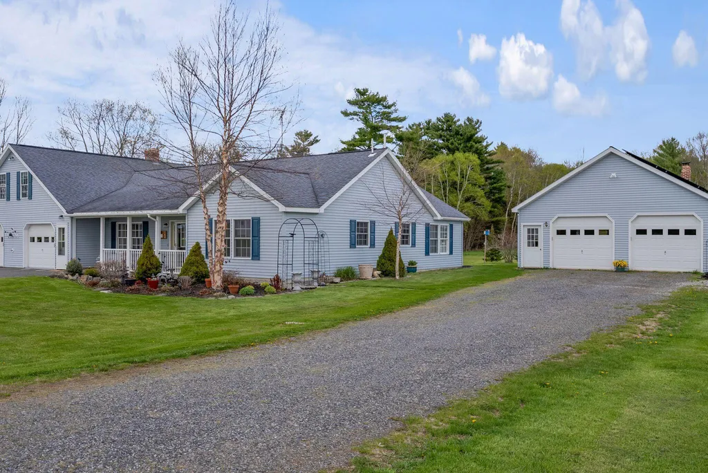 184-186 Pleasant View Ridge Road China ME 04358