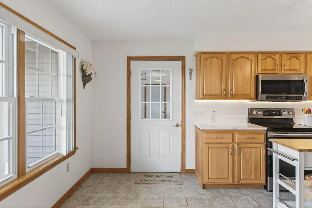 184-186 Pleasant View Ridge Road China ME 04358