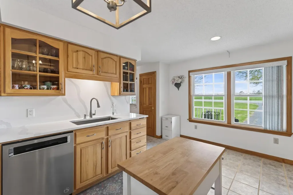 184-186 Pleasant View Ridge Road China ME 04358