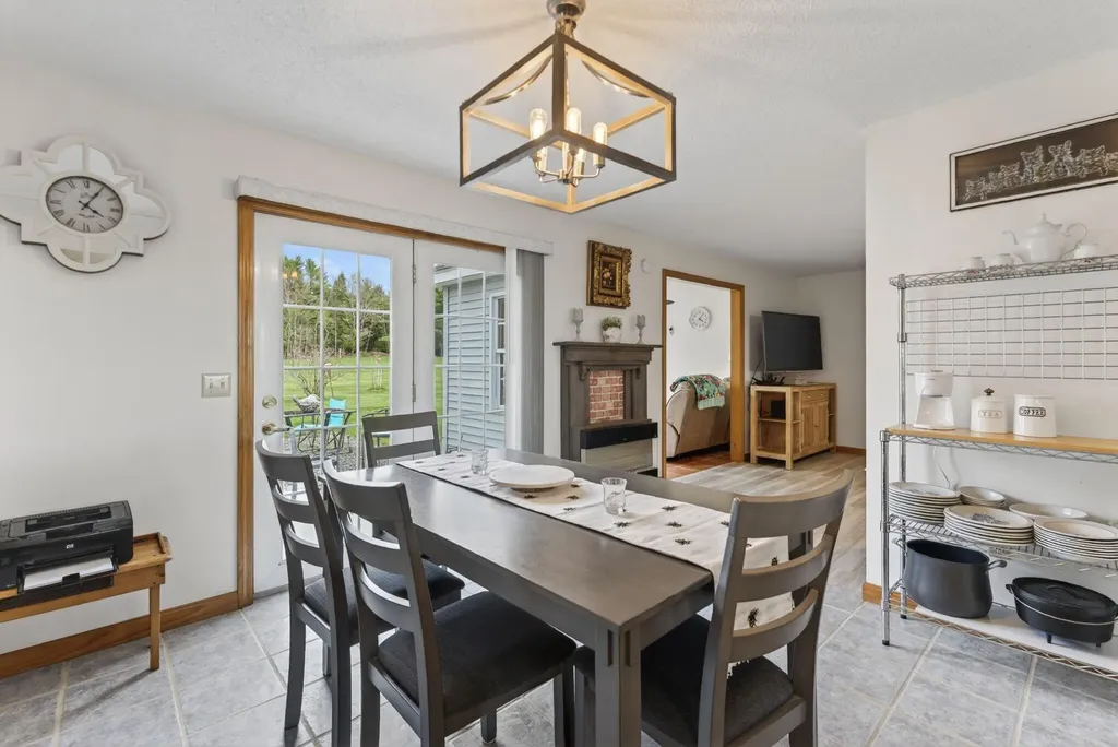 184-186 Pleasant View Ridge Road China ME 04358