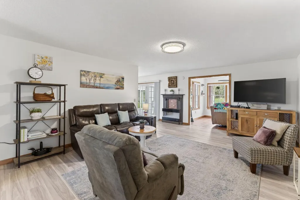 184-186 Pleasant View Ridge Road China ME 04358