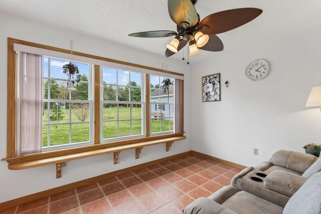 184-186 Pleasant View Ridge Road China ME 04358
