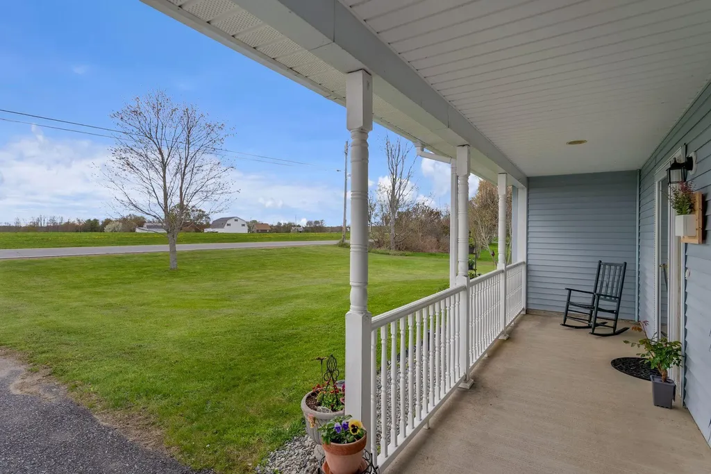 184-186 Pleasant View Ridge Road China ME 04358