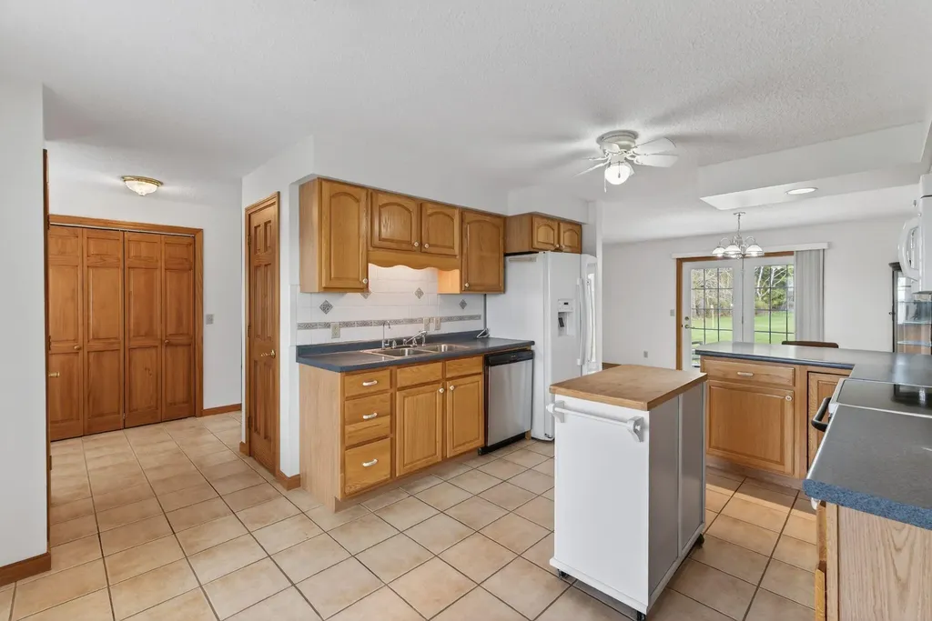 184-186 Pleasant View Ridge Road China ME 04358