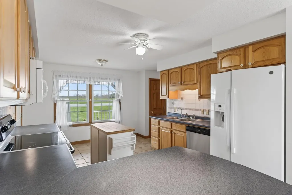 184-186 Pleasant View Ridge Road China ME 04358