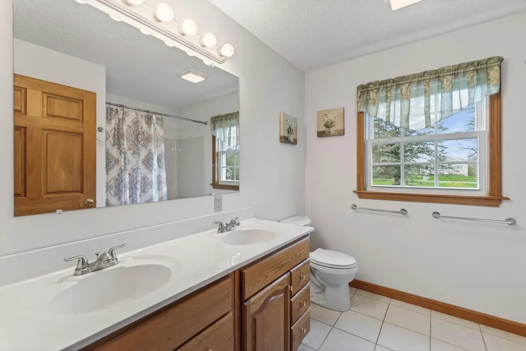 184-186 Pleasant View Ridge Road China ME 04358