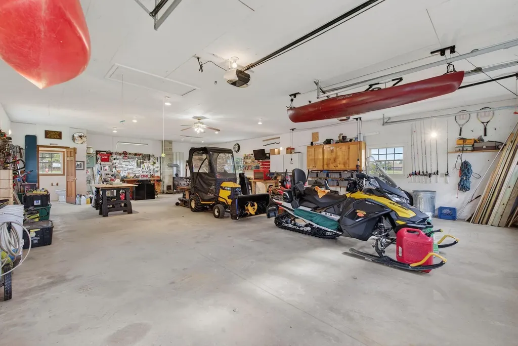 184-186 Pleasant View Ridge Road China ME 04358