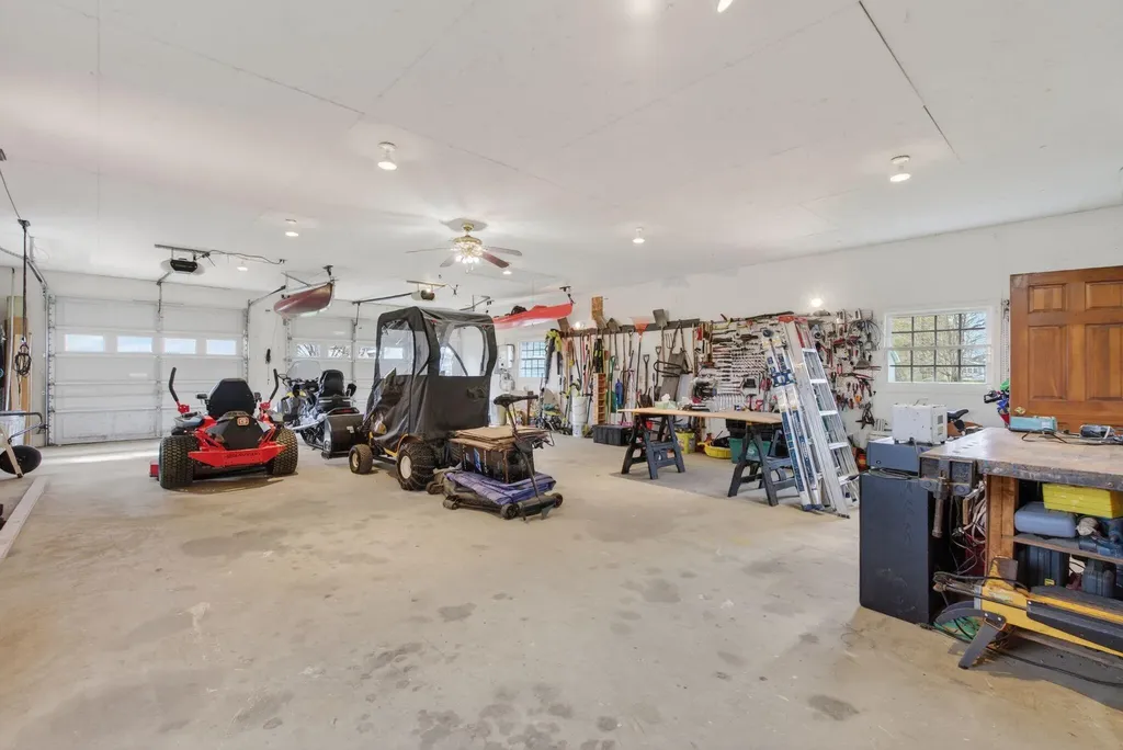 184-186 Pleasant View Ridge Road China ME 04358