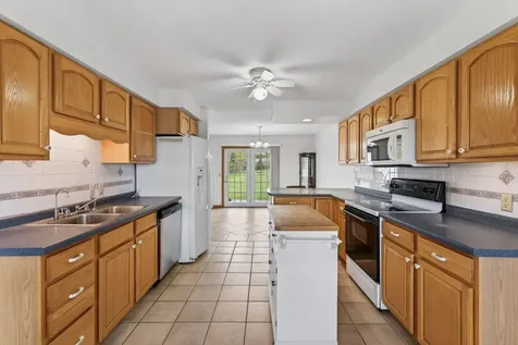 184-186 Pleasant View Ridge Road China ME 04358