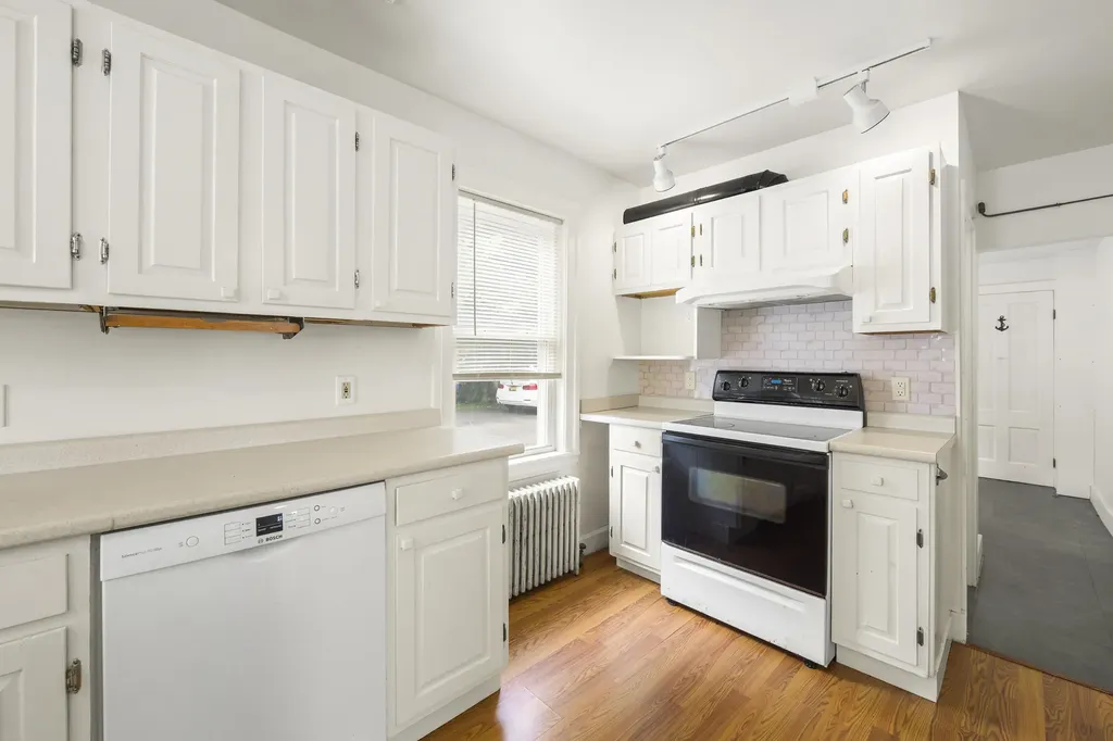 9 Pleasant Street Bath ME 04530