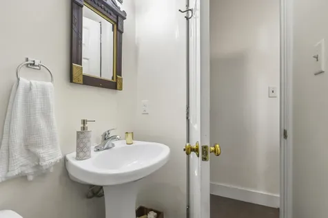 9 Pleasant Street Bath ME 04530