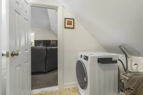 9 Pleasant Street Bath ME 04530