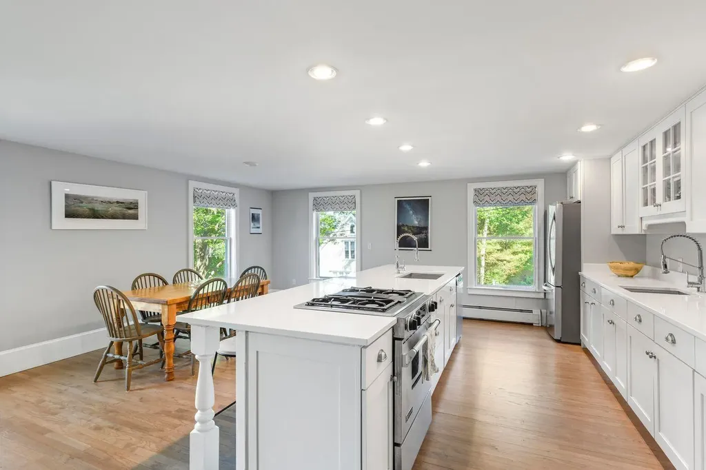 9 Chestnut Hill Street Camden ME 04843