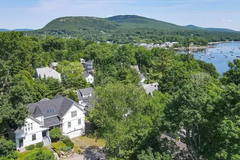 9 Chestnut Hill Street Camden ME 04843