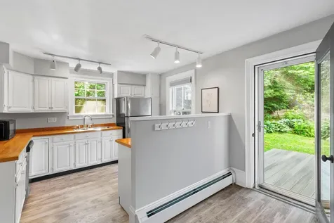 9 Chestnut Hill Street Camden ME 04843