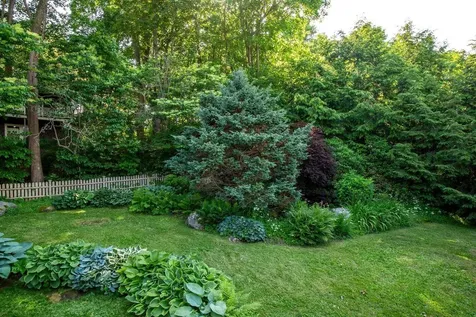 9 Chestnut Hill Street Camden ME 04843