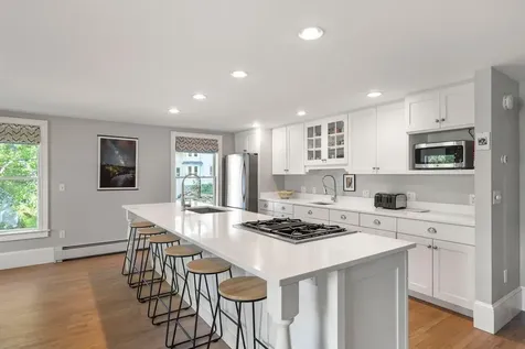 9 Chestnut Hill Street Camden ME 04843