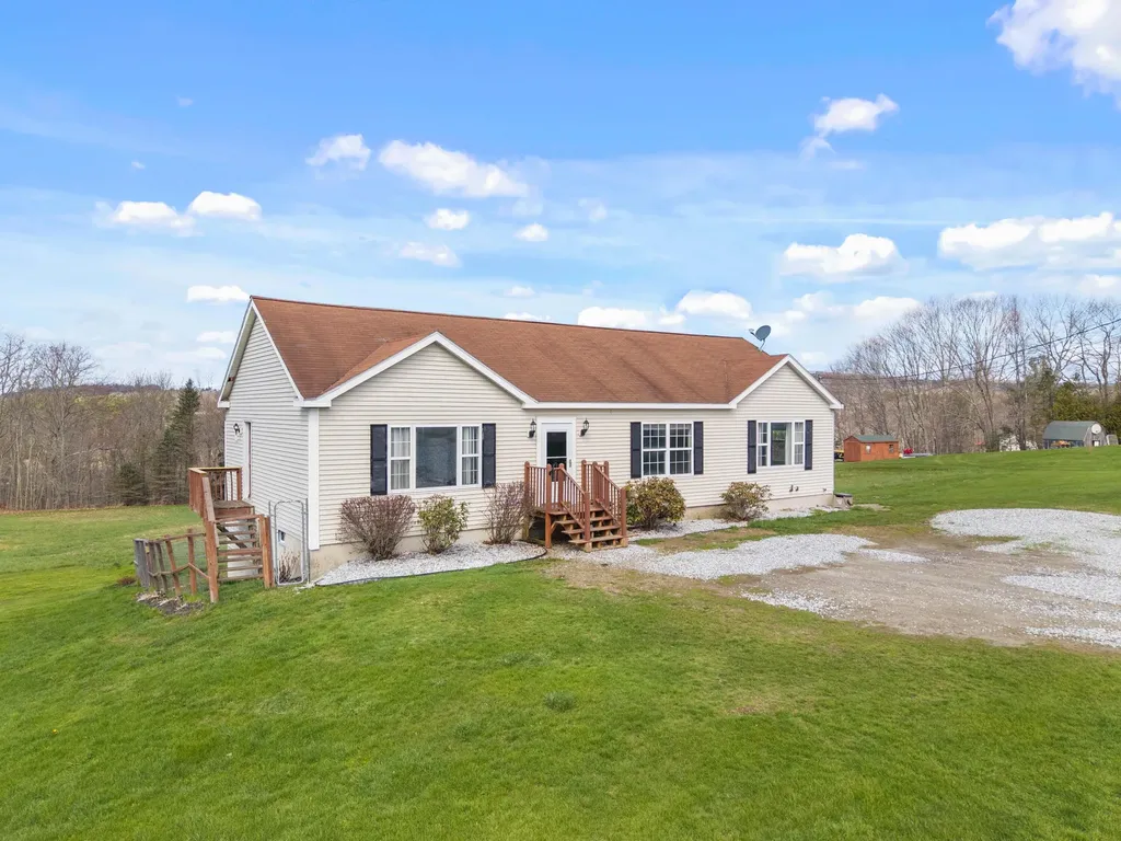 90 Sennebec Road Union ME 04862