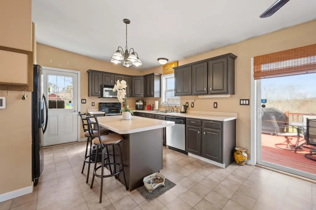90 Sennebec Road Union ME 04862