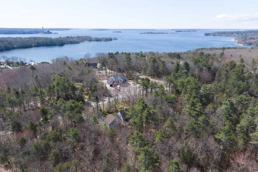 135 Fairwind Lane Yarmouth ME 04096