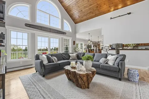 20 Cortland Avenue Turner ME 04282