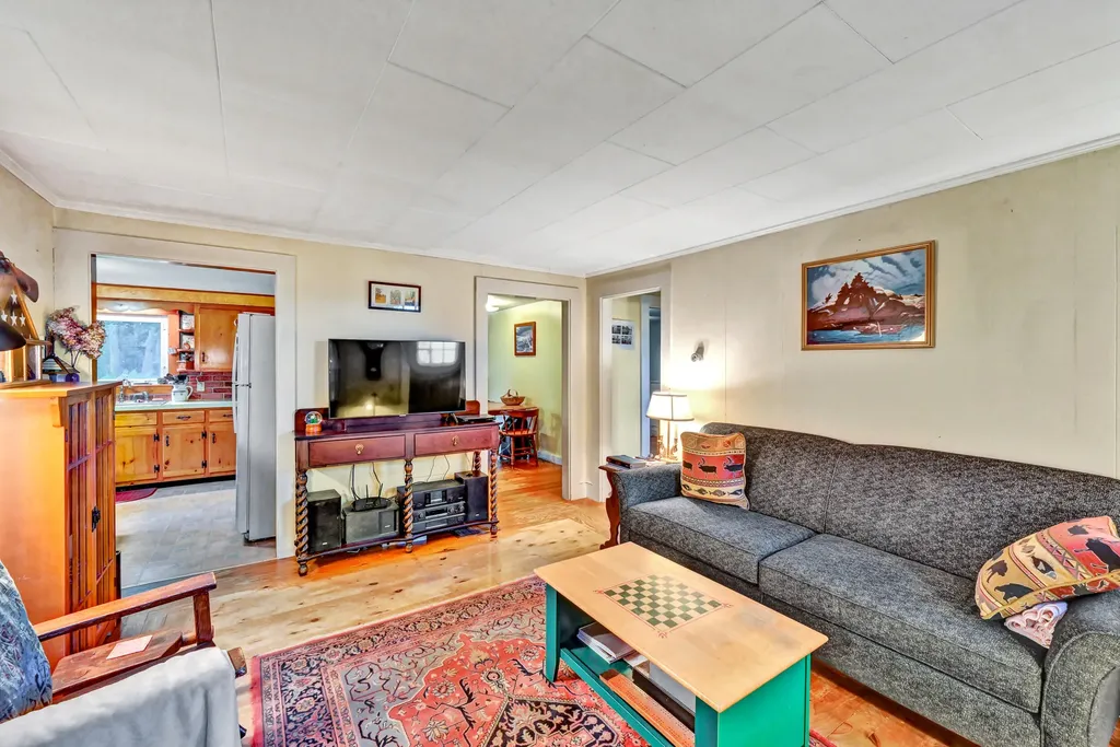 293 Medomak Road Bremen ME 04551