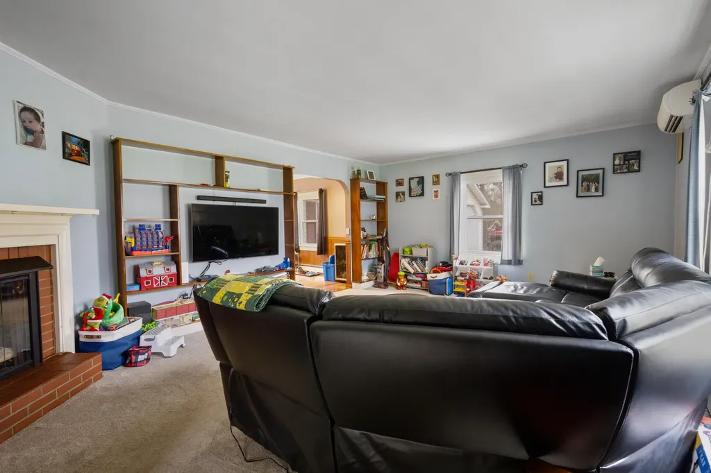 21 Goodwin Street Newport ME 04953