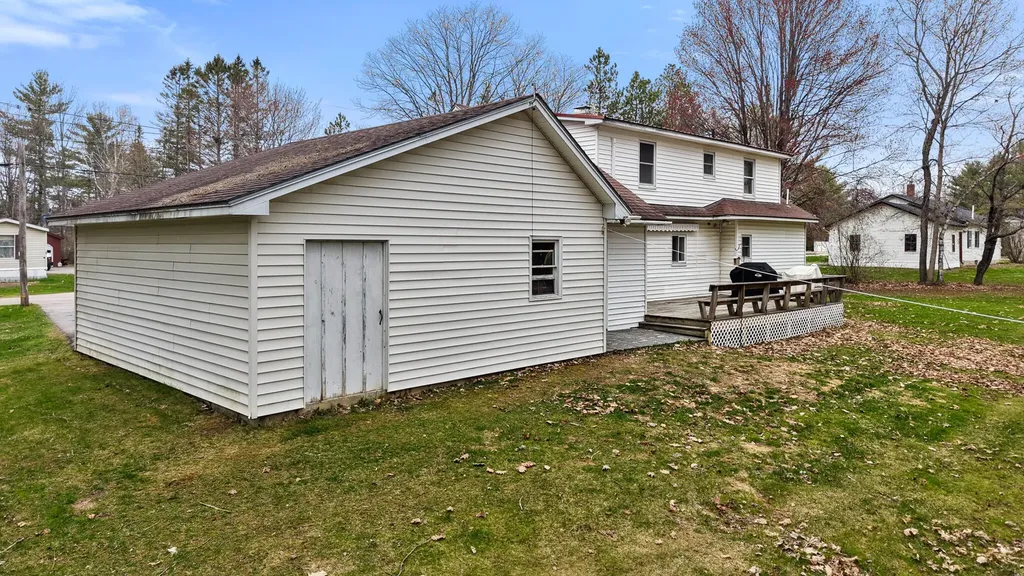 21 Goodwin Street Newport ME 04953