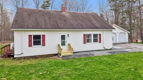 21 Goodwin Street Newport ME 04953