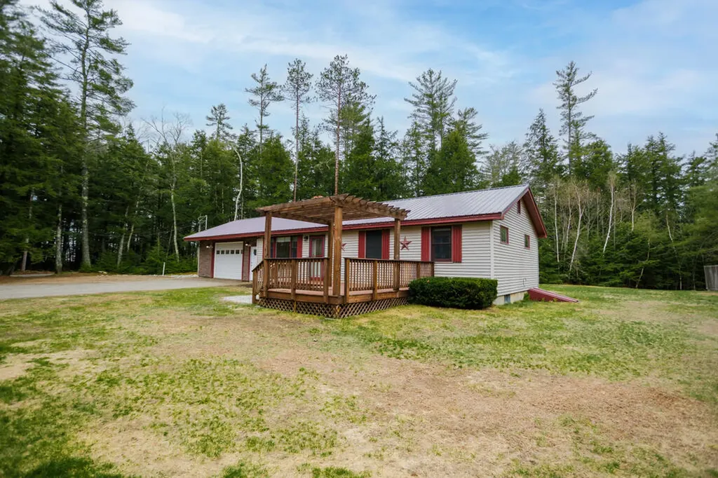 11 Cohoon Road Chesterville ME 04938