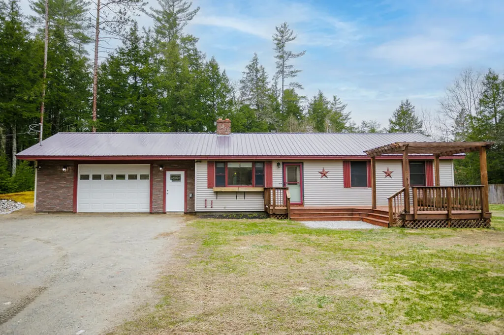11 Cohoon Road Chesterville ME 04938