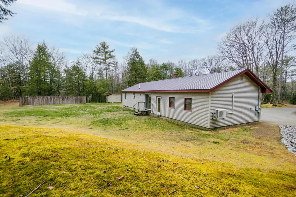 11 Cohoon Road Chesterville ME 04938