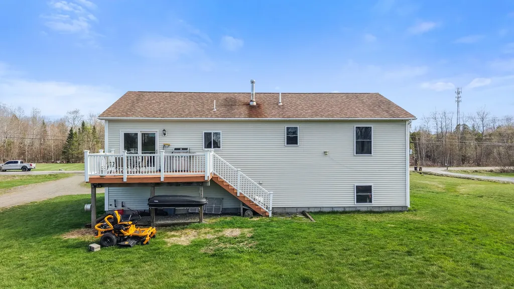 66 Bradbury Drive Corinth ME 04427