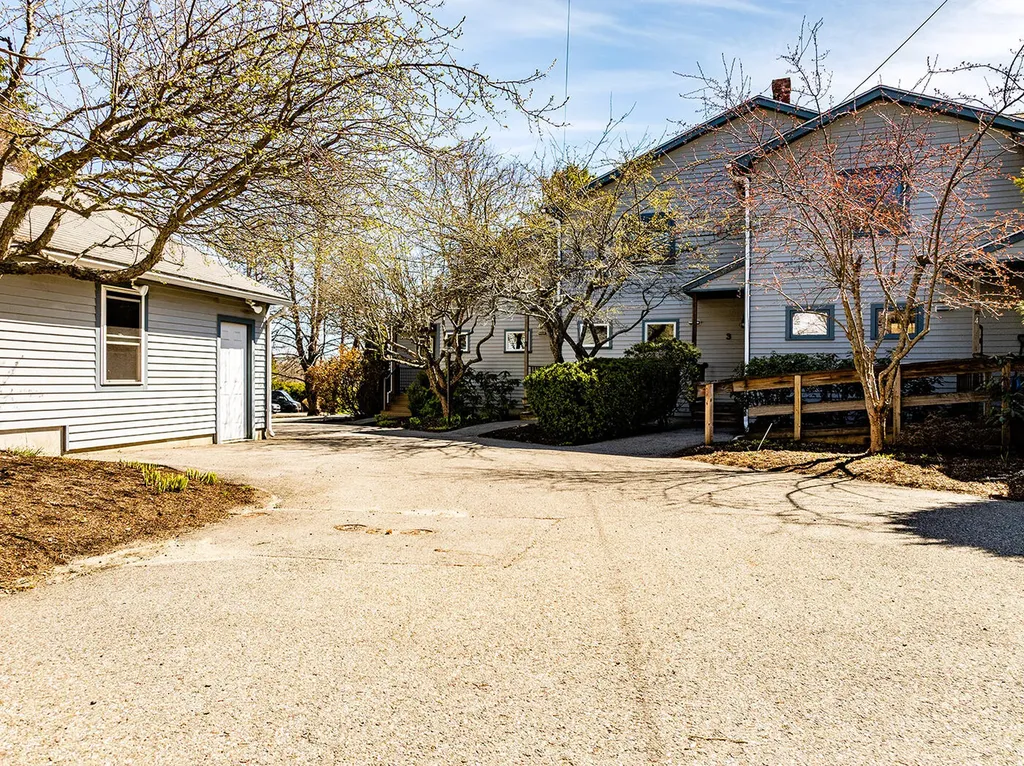 25 Main Street Rockland ME 04841