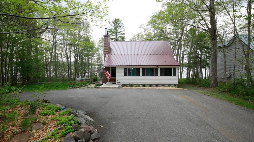 1359 Main Road Eddington ME 04428
