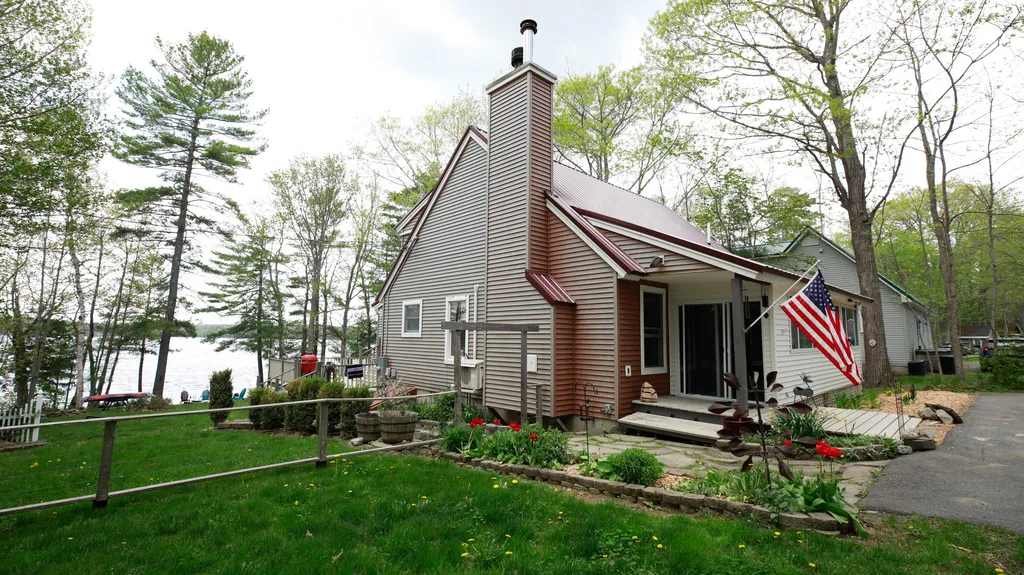 1359 Main Road Eddington ME 04428