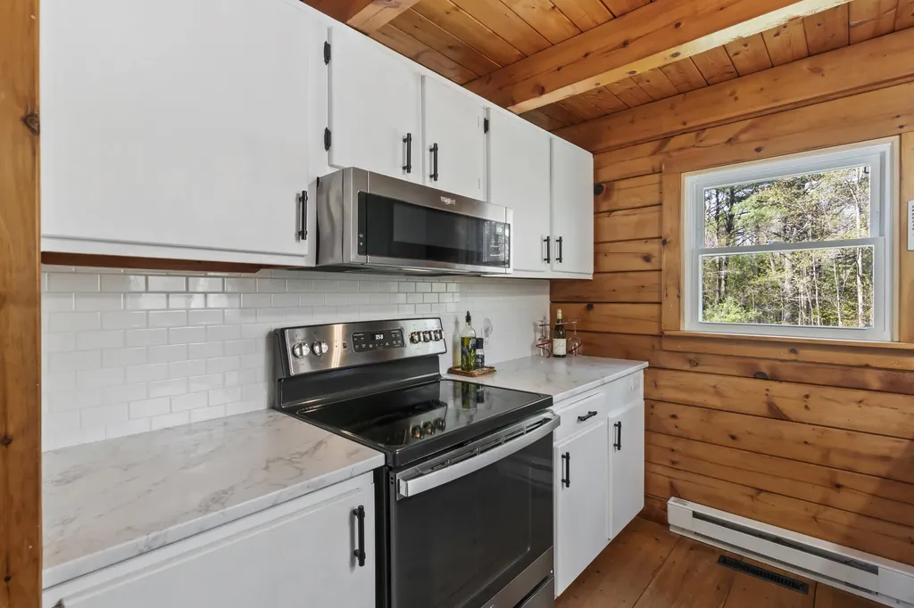 79 Jefferson Road Whitefield ME 04353