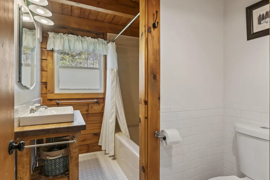 79 Jefferson Road Whitefield ME 04353